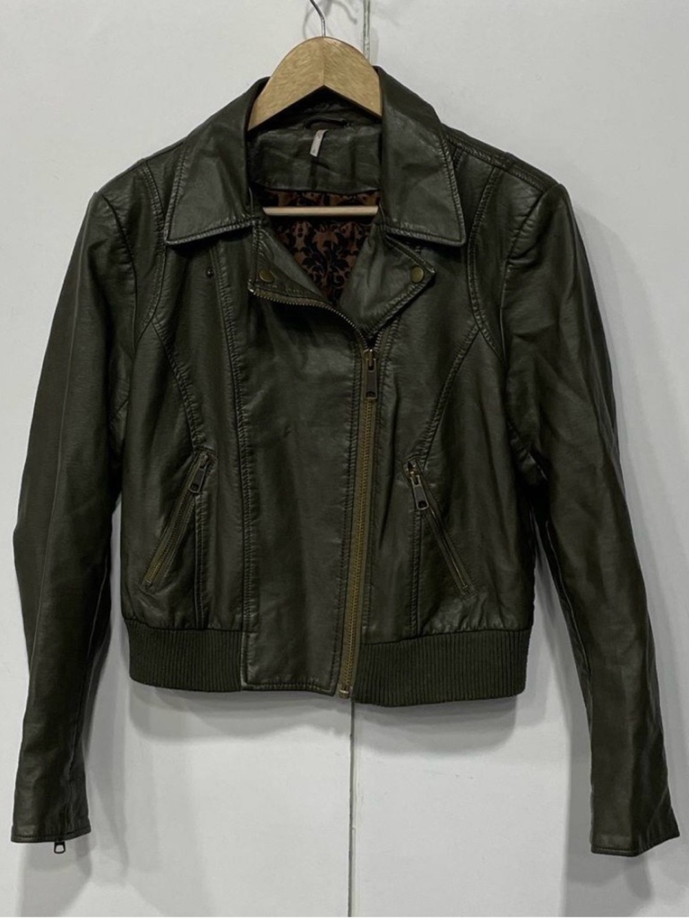 Free People Olive Green Light Weight Non Leather Moto/Bomber Jacket.   Sz S/P